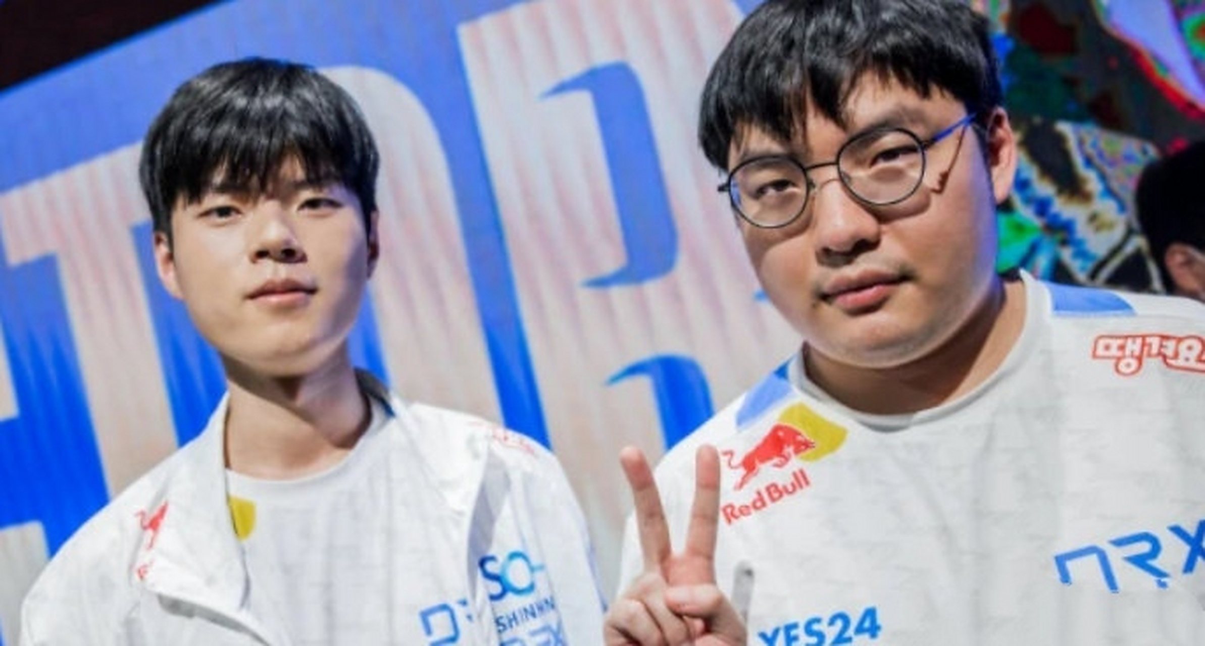 DRX力克TES,Caps完成史诗逆转激烈交锋成都决赛之夜,锁定晋级资格 DRX力克TES,Caps完成史诗逆转激烈交锋成都决赛之夜,锁定晋级资格